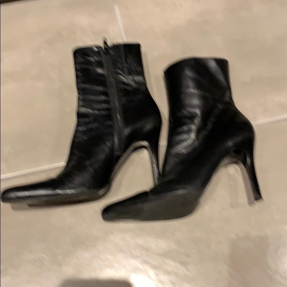 Boots - Picture 3 of 3